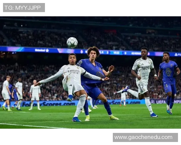 西甲激战：本菲卡3-0拜仁乌龙球引发争议判罚全场沸腾