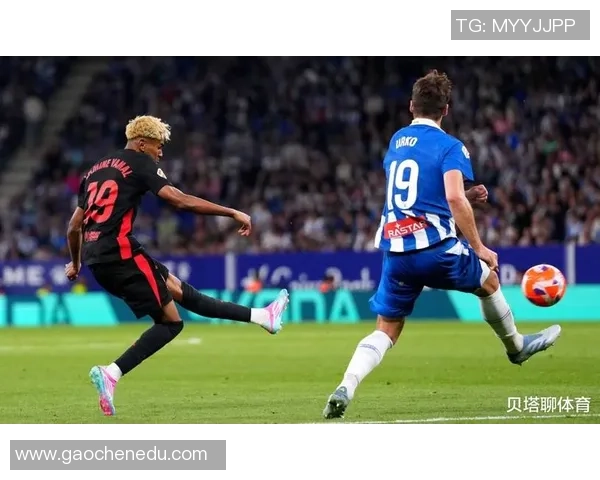 德甲激战切尔西险胜巴萨红牌事件引发全场热议与转会传闻